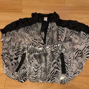 Short sleeve wind jacket